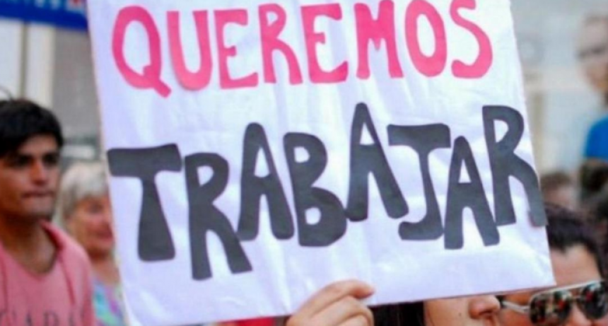 Raro, raro, raro: con bruto ajuste, hay más desempleados y también más ocupados