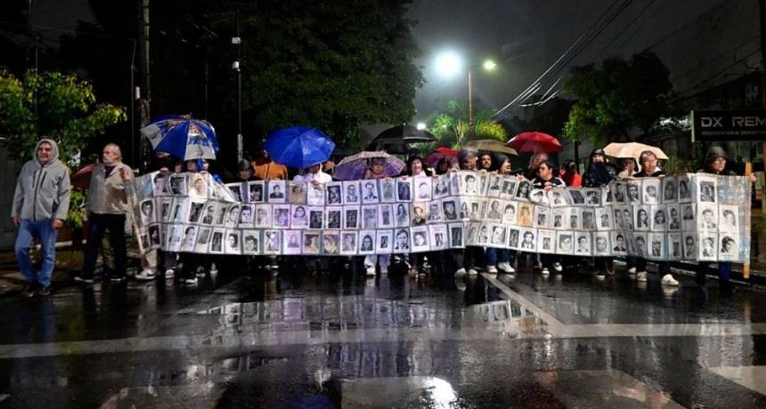 A pesar de la lluvia, miles de santiagueños marcharon por la Memoria, Verdad y Justicia