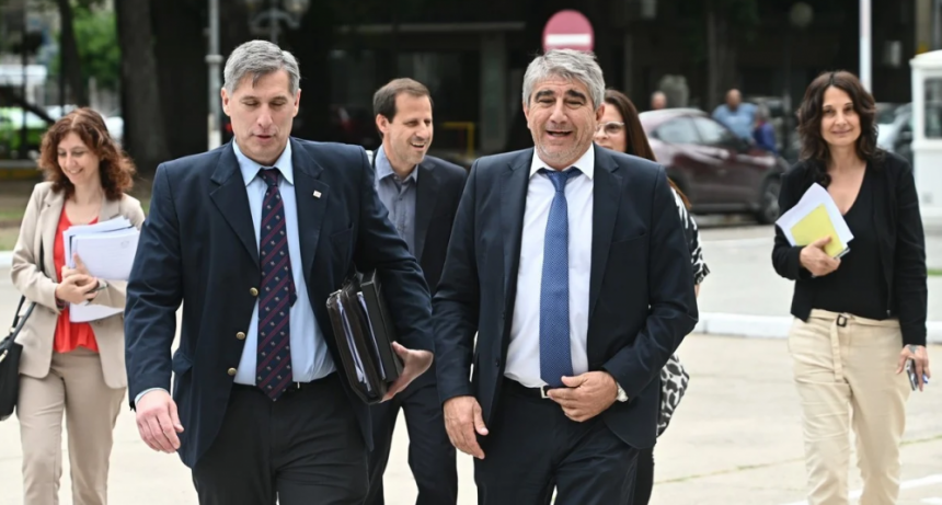 Ministros enfatizan la importancia de la vinculación estratégica de Santa Fe con YPF