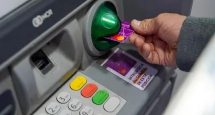 Los bancos aumentan el costo de retiro de efectivo en cajeros automáticos