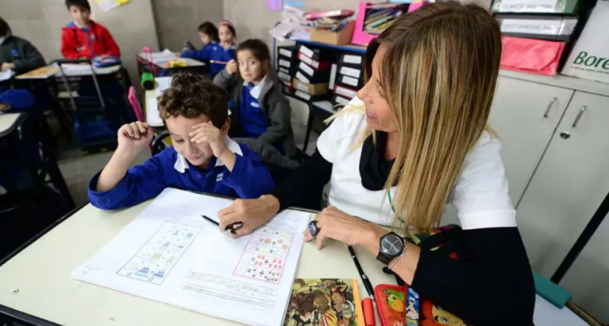 El gobierno nacional dio por cerrada la paritaria docente y fijó el nuevo salario mínimo en 500 mil pesos