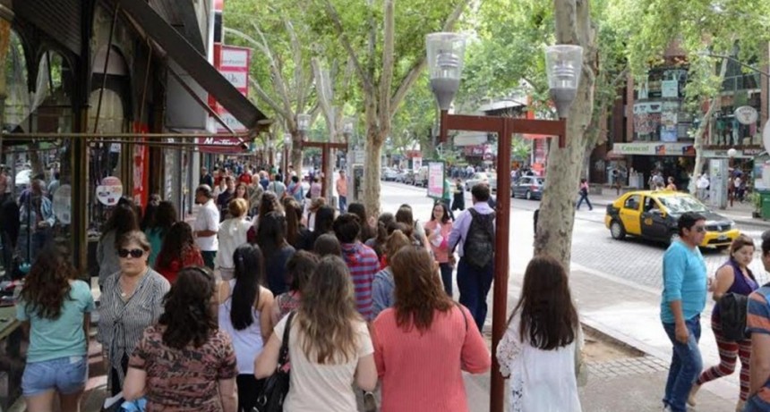 Comerciantes del centro mendocino ven temporada dif&iacute;cil y bajas en ventas