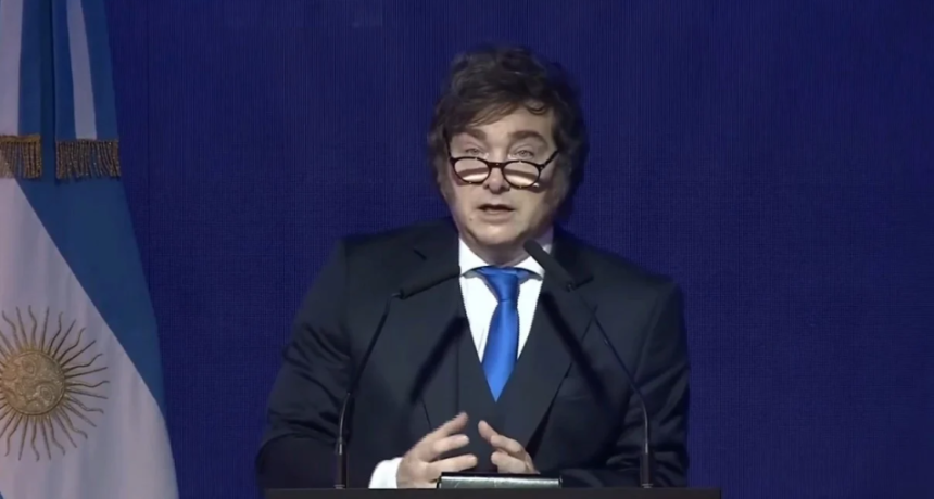 Milei: &ldquo;Bajar impuestos y desregular es devolver la propiedad privada&rdquo;