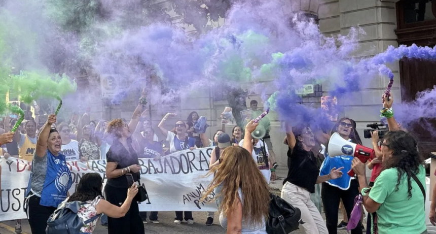 Marea violeta en Santa Fe: las mujeres y un 8M contra el ajuste y la reforma laboral