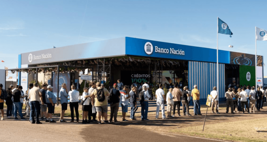 &ldquo;Ofert&oacute;n&rdquo; financiero en Expoagro: largas colas para cr&eacute;ditos al 0% en d&oacute;lares y 19% en pesos