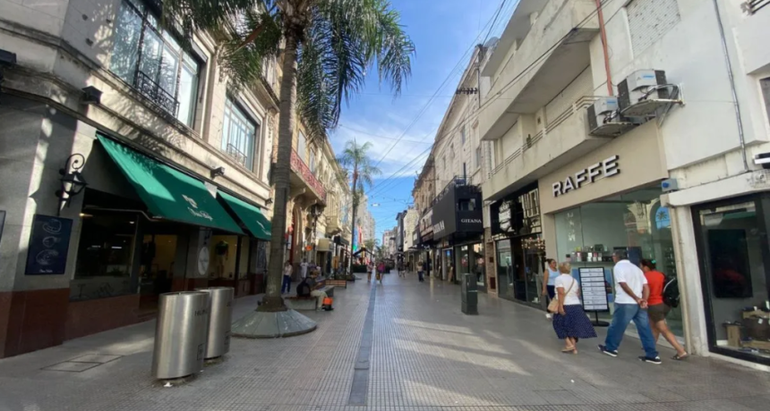 Comercios vac&iacute;os en Santa Fe: la p&eacute;rdida de poder adquisitivo profundiza la ca&iacute;da del consumo