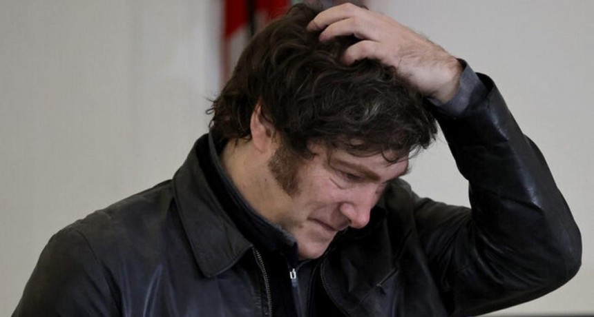 El fin de la luna de miel: por qu&eacute; la imagen de Milei cay&oacute; 10 puntos