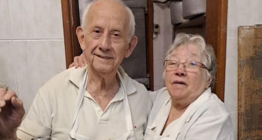 Son jubilados y siguen atendiendo la casa de pastas que abrieron hace 40 a&ntilde;os