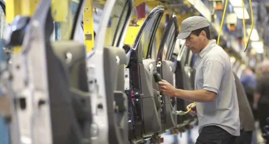 La actividad econ&oacute;mica se contrajo 2,9% anual en febrero y registr&oacute; la mayor baja en un a&ntilde;o y medio