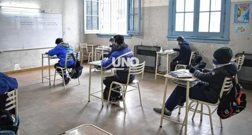 Amsaf&eacute; dice que es m&aacute;s prioritario rediscutir la ense&ntilde;anza primaria que agregar horas de clase