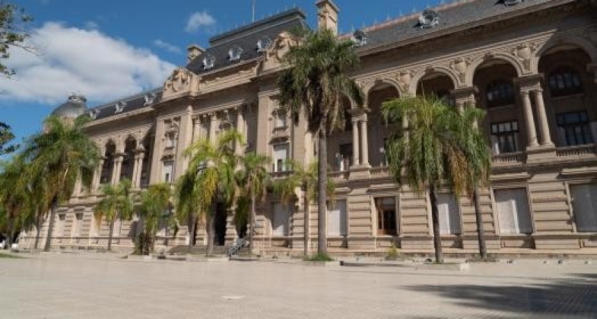 Comenzó el proceso para el pase a planta de 6000 trabajadores estatales