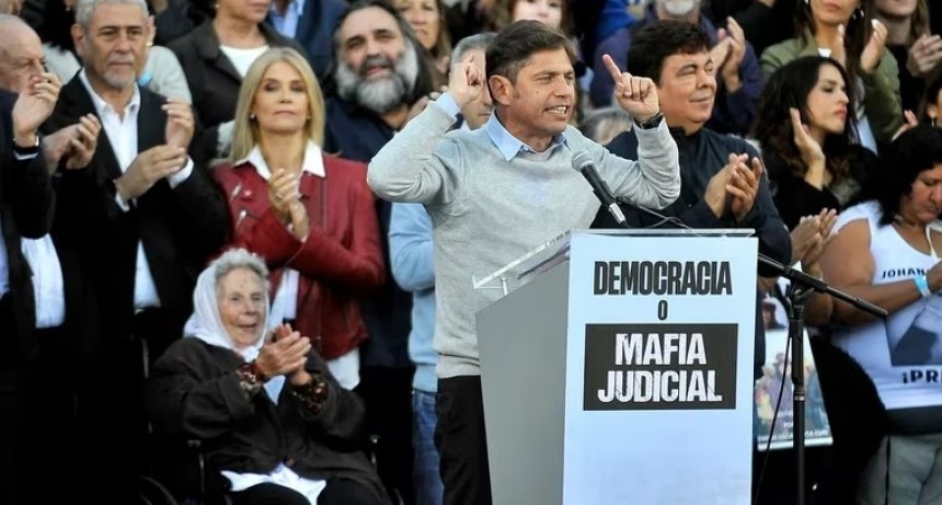 El kirchnerismo marchó con Axel Kicillof al frente: “Si Cristina quiere, el pueblo la acompañará y volverá a ejercer cargos”