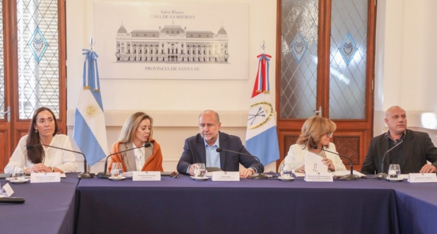 Perotti evaluó los avances de las obras de los gasoductos santafesinos junto a funcionarios nacionales