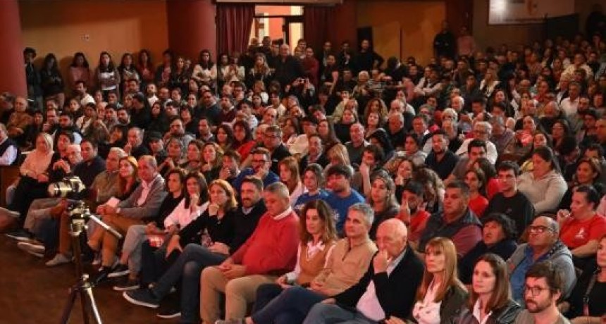 Por amplia mayoría, el Partido Socialista resolvió integrar el Frente 