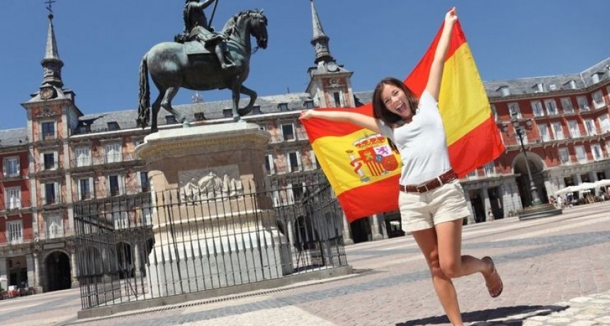 España busca argentinos sin experiencia para trabajar y vivir: los requisitos