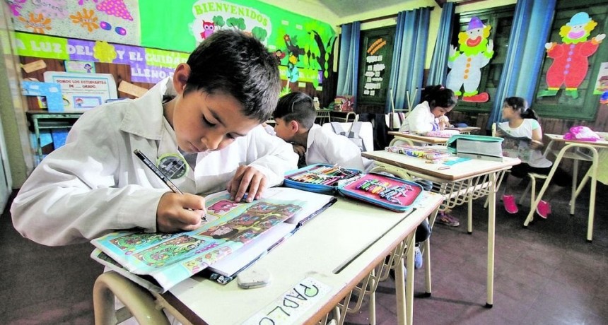 Aumentan a 25 las horas semanales en más de 1.300 escuelas primarias de Santa Fe