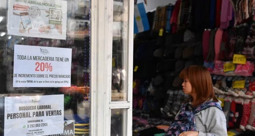 Once, un barrio impactado por el salto del dólar: pocas ventas, listas sin precio y remarcación permanente