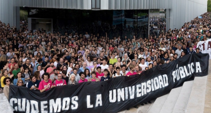 Las universidades nacionales salen a la calle en defensa de la educación y la ciencia pública