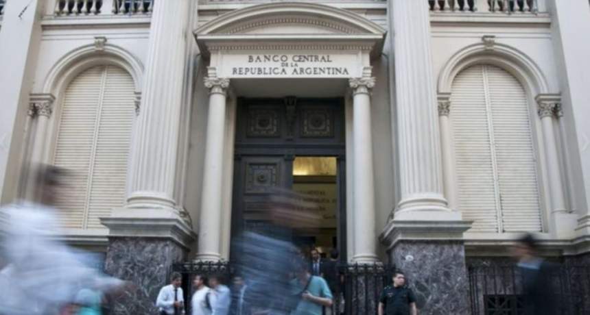 El BCRA redujo la tasa de inter&eacute;s al 70% anual