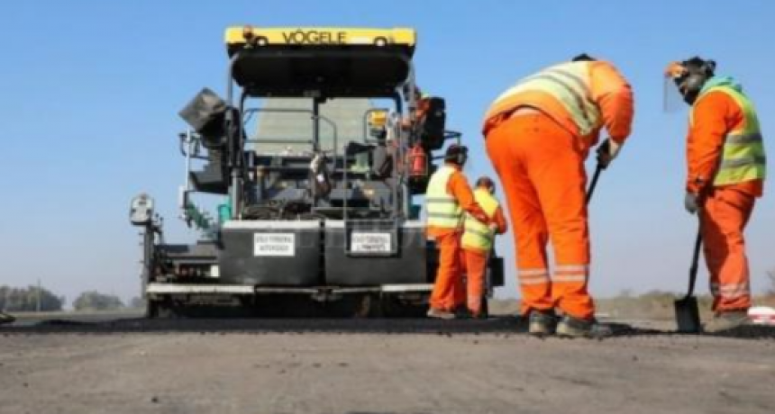 “A un ritmo lento se reinician las obras públicas con fondos provinciales”