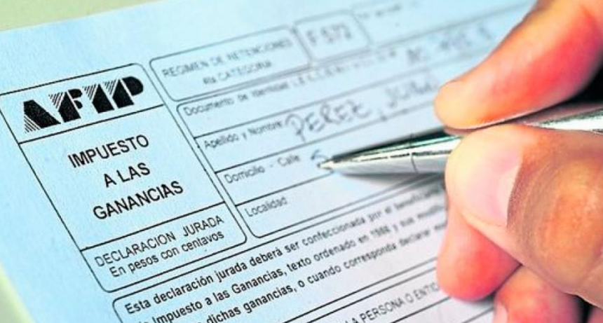 Ganancias: cuánto va a pagar cada empleado de acuerdo a su salario si se aprueba el proyecto de Milei