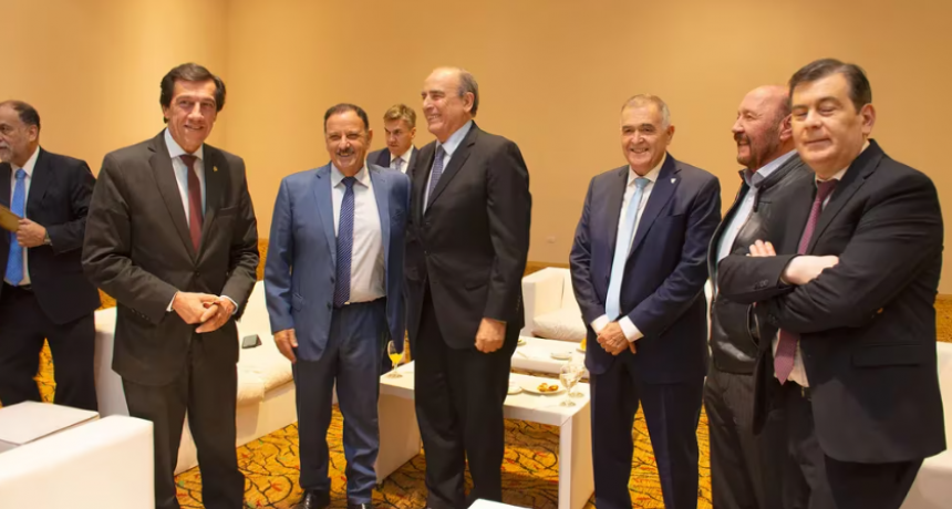 La Casa Rosada avanza en in&eacute;ditos contactos con un gobernador kirchnerista para destrabar la Ley Bases en el Senado