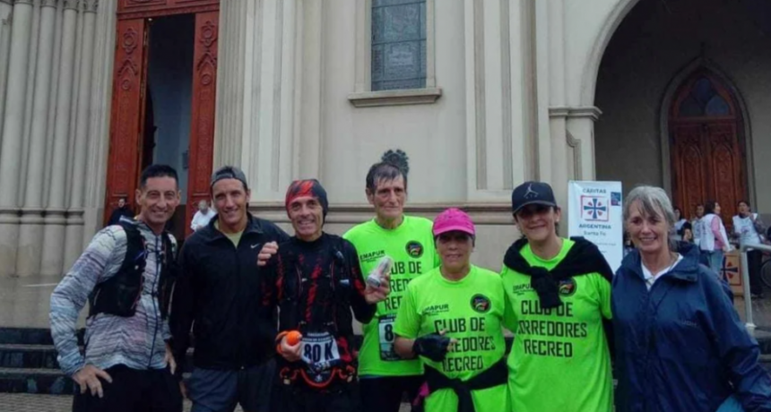 Corrió 80 kilómetros bajo la lluvia para ver a la Virgen de Guadalupe