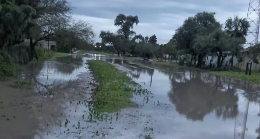 Pueblos del norte provincial están bajo agua tras lluvias que rondan los 200 milímetros