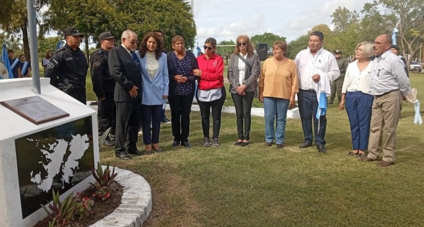 Vera y Fortín Olmos, rindieron homenajes a héroes de Malvinas