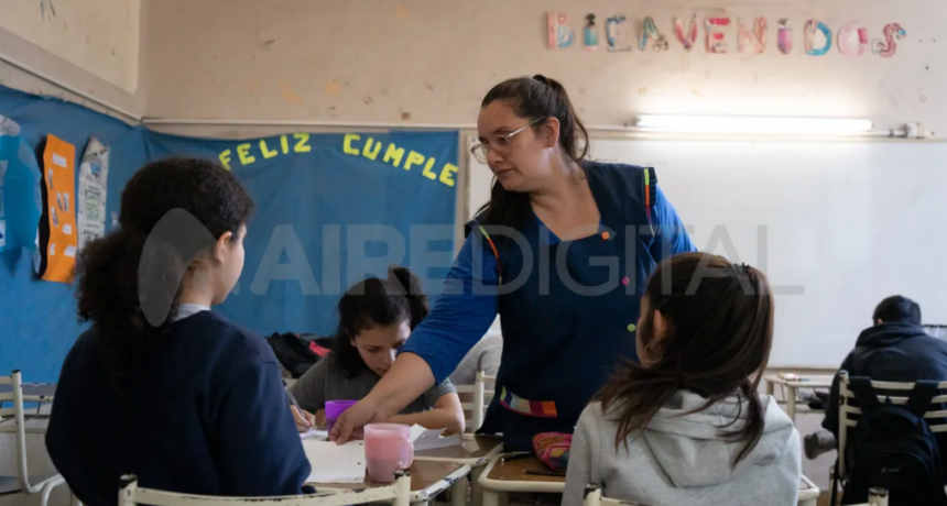 Paro de la CGT en Santa Fe: Educación espera saber si habrá colectivos para definir el descuento del día a los docentes