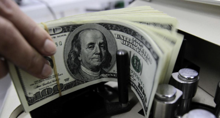 El Banco Central volvió a vender divisas y el blue se fue a $1.360