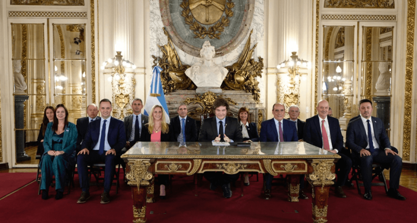 “Eliminamos el cepo cambiario para siempre”: la cadena nacional de Milei, con una alusión a la soja