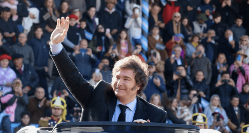Javier Milei: “Avísenle al campo que en junio le vuelven las retenciones, que liquide ahora”