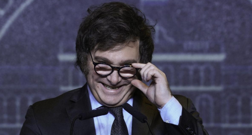 Milei no levanta el cepo a los periodistas que lo critican