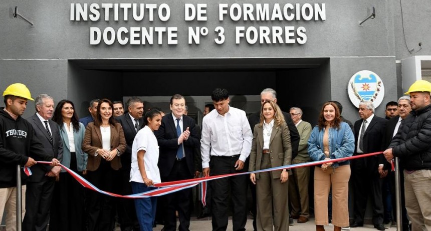 Zamora inauguró obras y recordó a Francisco: 