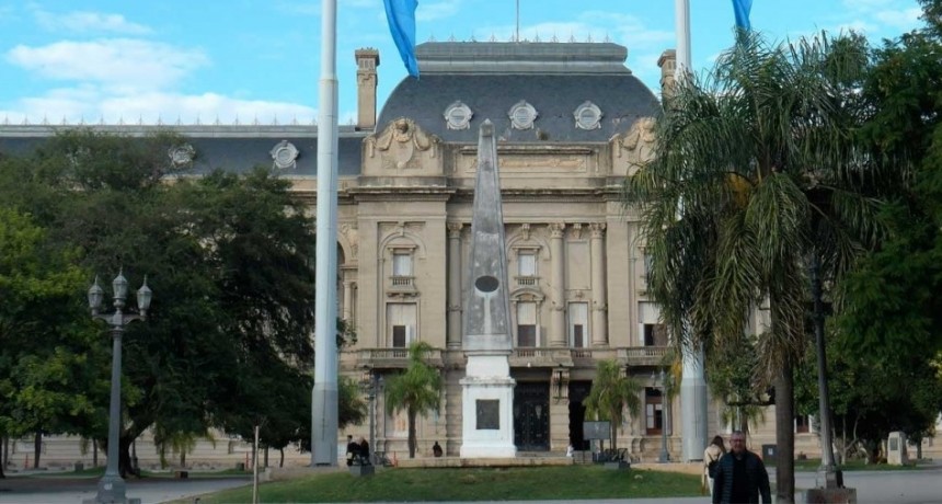 Paritarias: el gobierno santafesino convoca para el viernes a gremios docentes y estatales