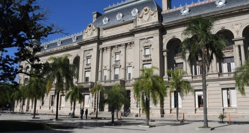 Estatales y docentes tendrán reunión paritaria el lunes 28