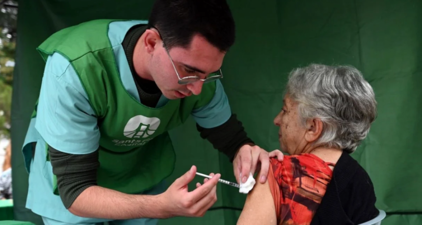 Arrancó la vacunación gratuita contra la gripe y la neumonía en Santa Fe