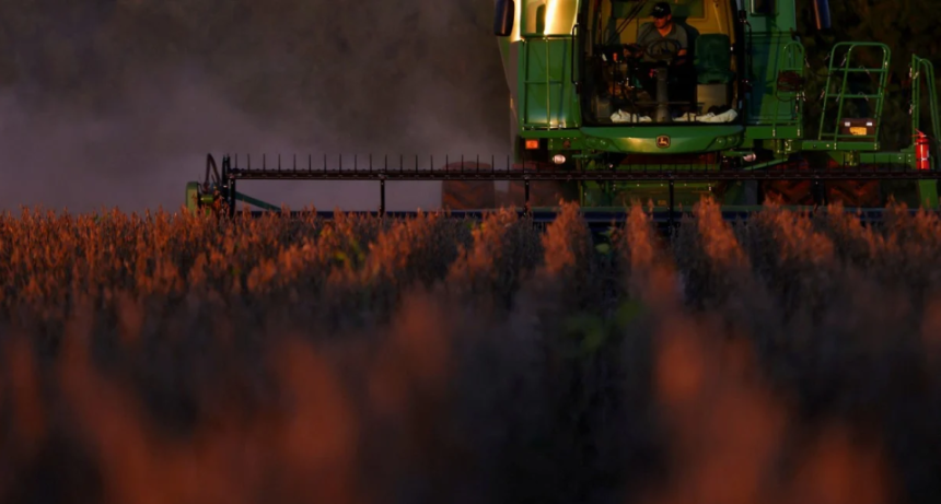 Con picos de 45 quintales, avanza la cosecha de soja de primera en el centro santafesino