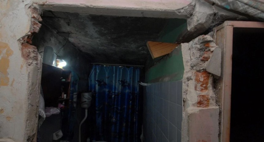 Vecinos de Las Flores I están en alerta por el peligro de derrumbe de los monoblocks