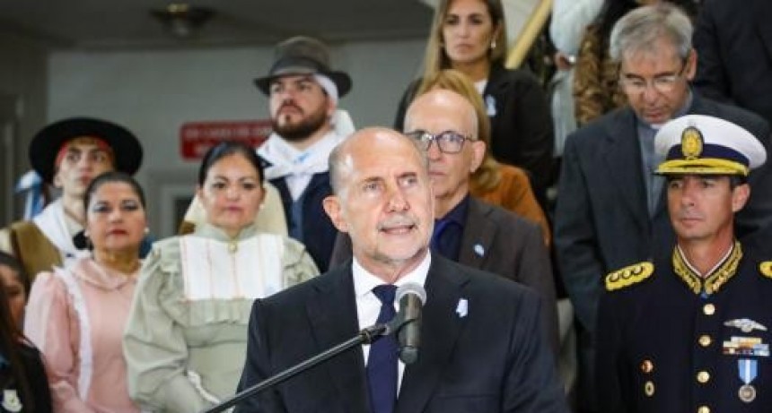 El gobernador Perotti conmemoró el 213 aniversario de la Revolución de Mayo