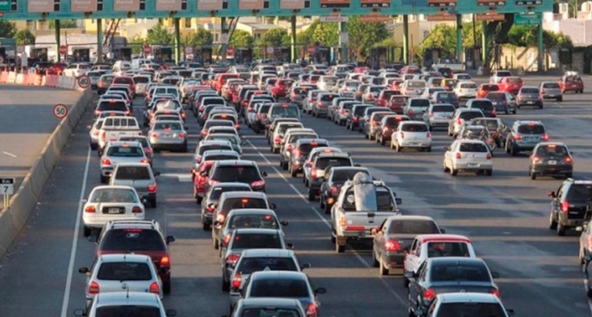 Fin de semana largo: más de 1,3 millones de turistas viajaron por todo el país y el consumo superó los $47 mil millones