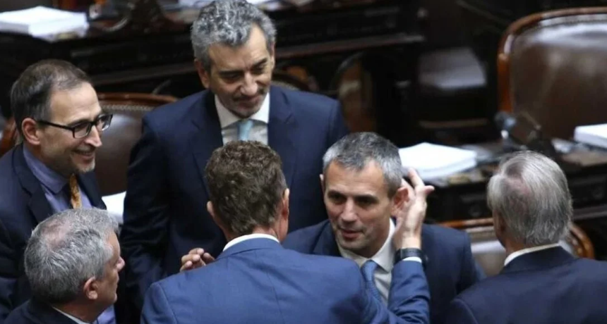 En Santa Fe, los grandes clientes usaron menos megavatios en marzo de 2024 que en 2023