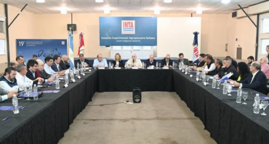 Vilella reunió en Rafaela a 11 provincias afectadas por 