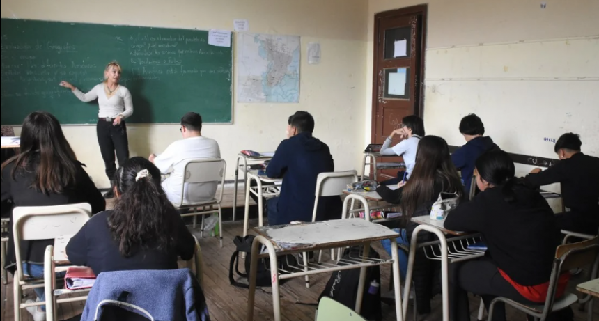Titularización docente en Santa Fe: se ofrecen 900 cargos y 57 mil horas cátedra en el nivel secundario