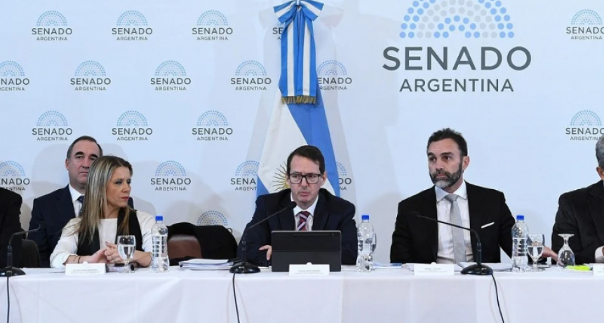 El gobierno aceptó negociar con los senadores cambios en la ley Bases