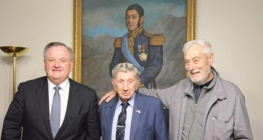 Emotivo homenaje a Luis Landriscina y Mamerto Menapace, “hacedores de la cultura popular”