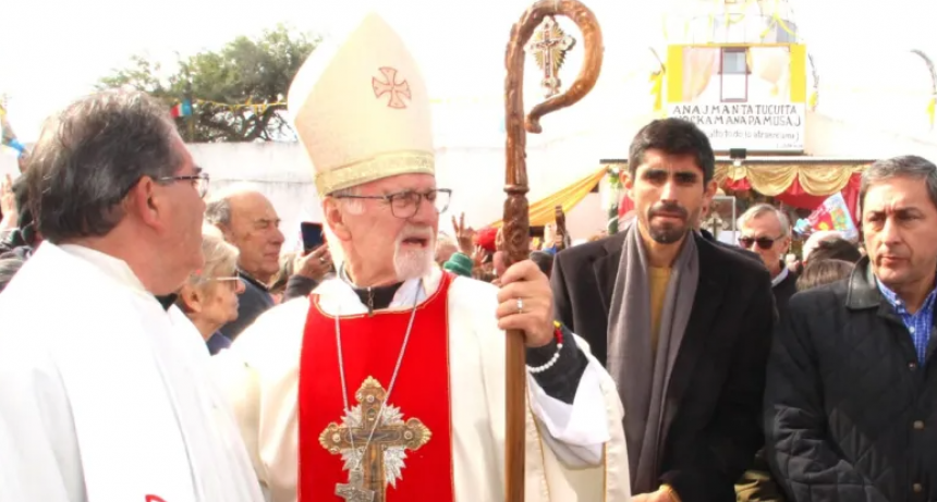 El Vicegobernador participó de la misa central del Señor de los Milagros de Mailín  