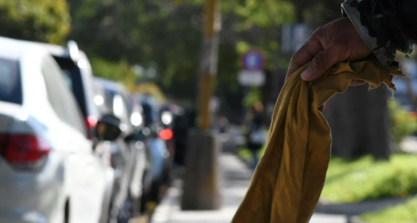 Comenzaron los controles en Santa Fe para impedir la presencia de cuida coches