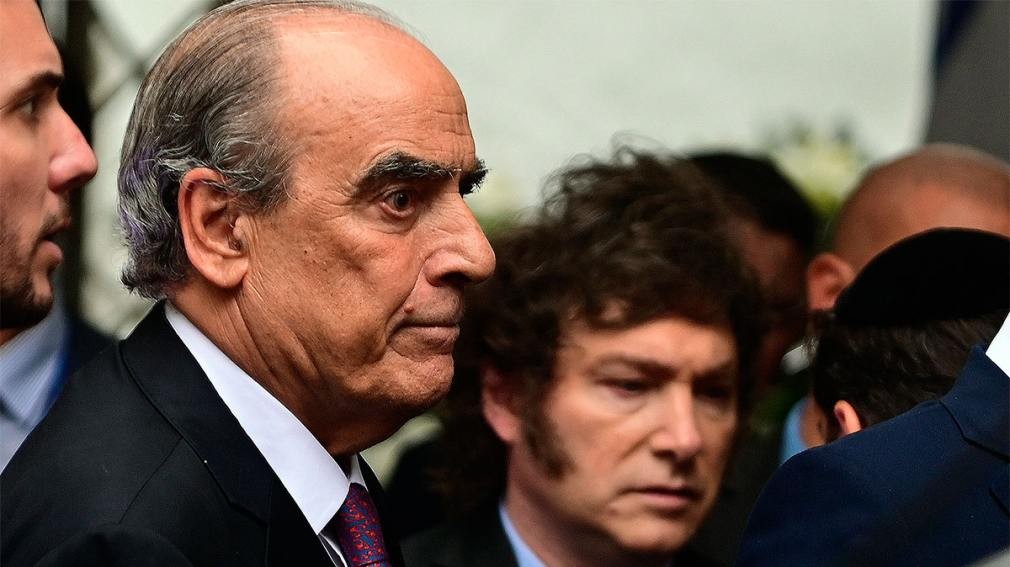 El Gobierno pidió a la UTA suspender el paro de colectivos del próximo martes